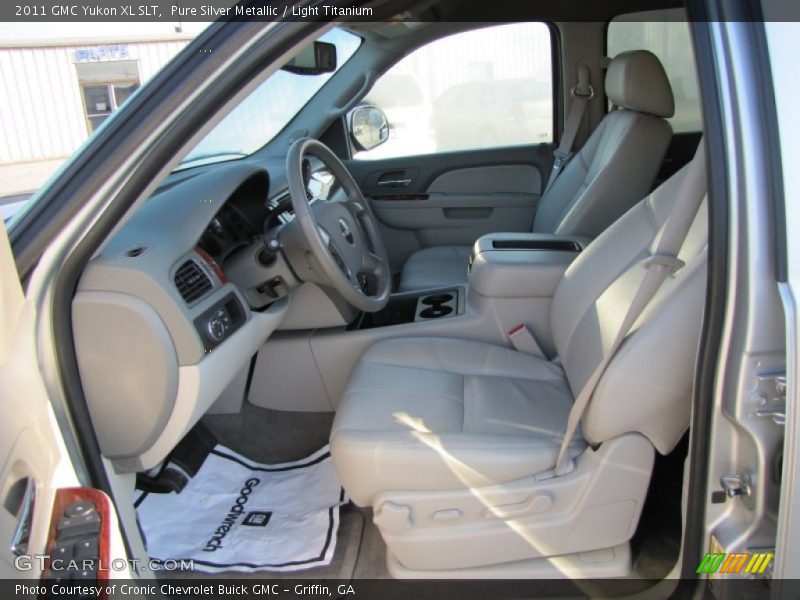 Pure Silver Metallic / Light Titanium 2011 GMC Yukon XL SLT