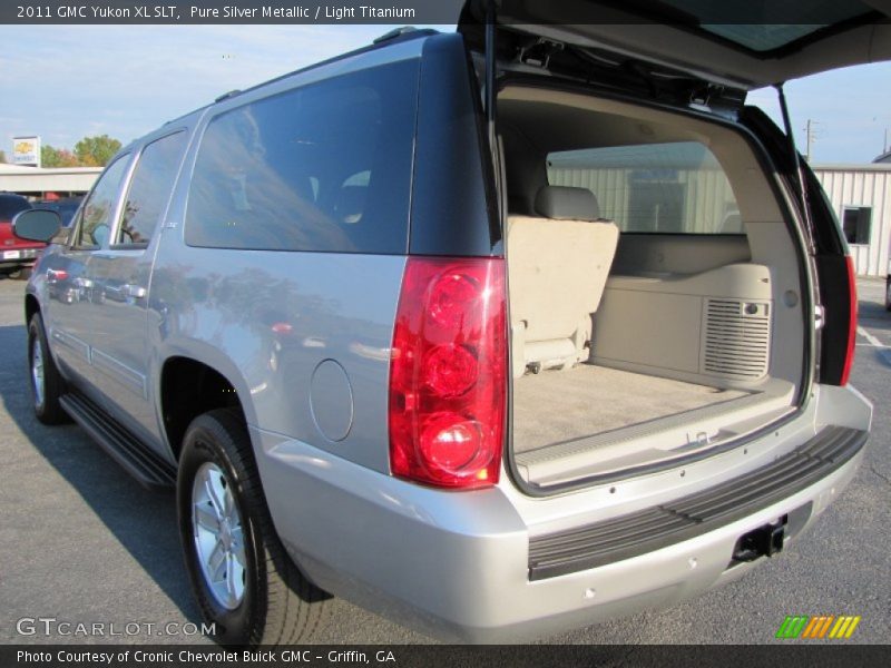 Pure Silver Metallic / Light Titanium 2011 GMC Yukon XL SLT