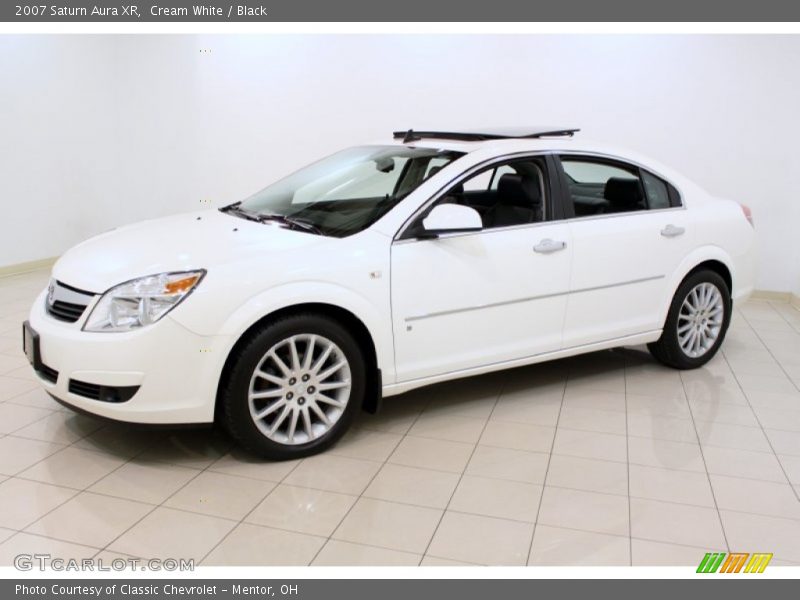 Cream White / Black 2007 Saturn Aura XR