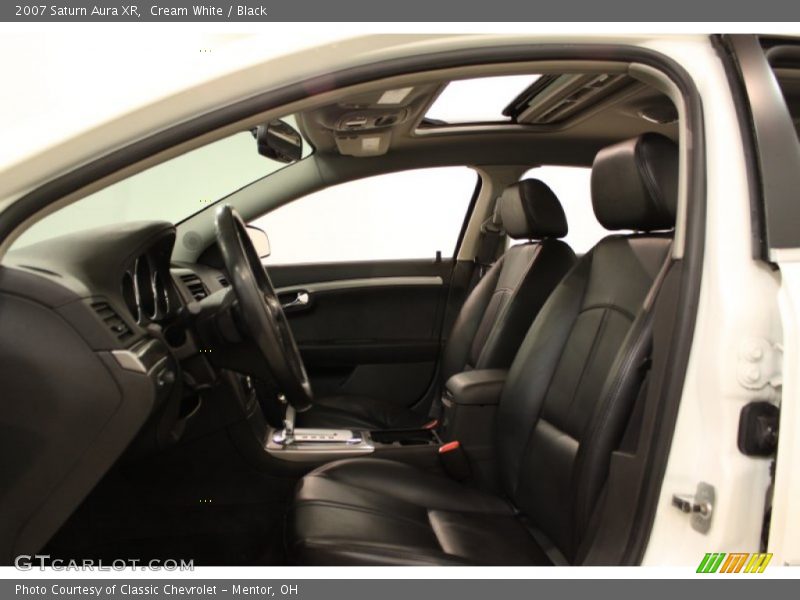 Cream White / Black 2007 Saturn Aura XR