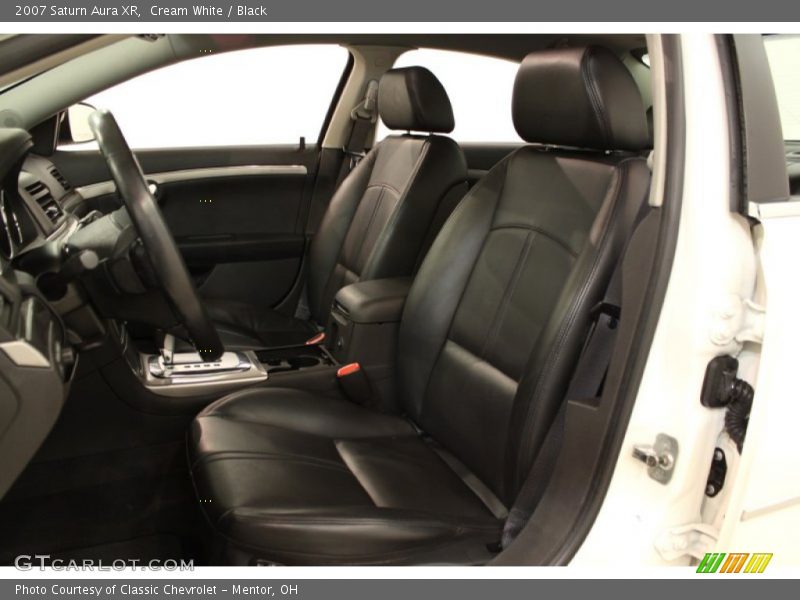 Cream White / Black 2007 Saturn Aura XR