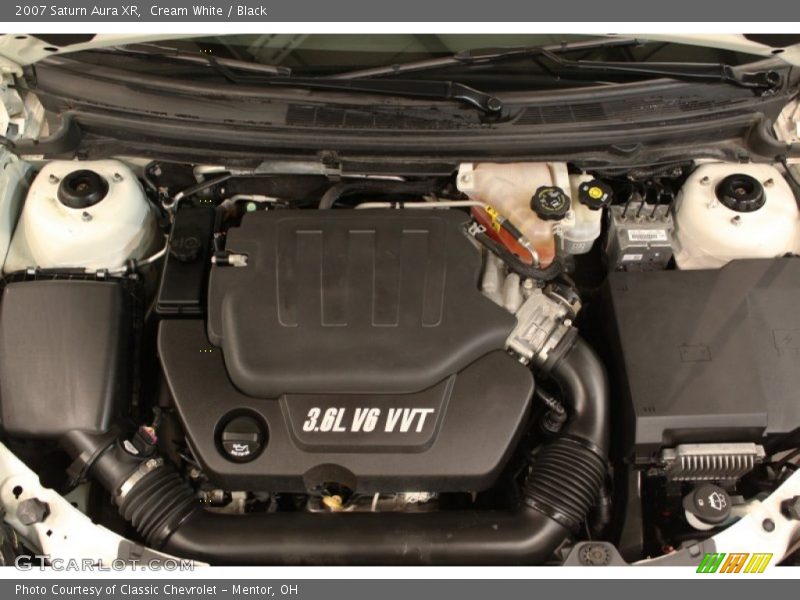 Cream White / Black 2007 Saturn Aura XR