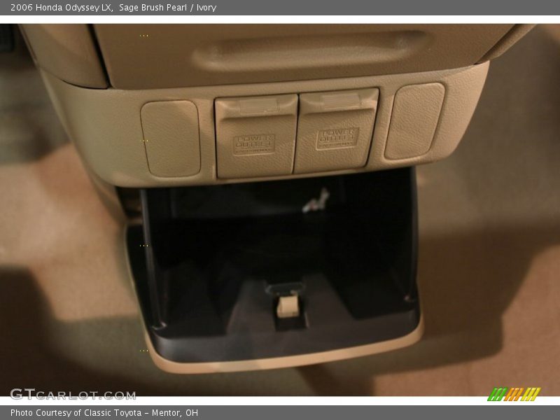 Sage Brush Pearl / Ivory 2006 Honda Odyssey LX