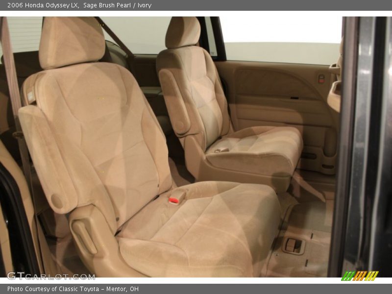 Sage Brush Pearl / Ivory 2006 Honda Odyssey LX