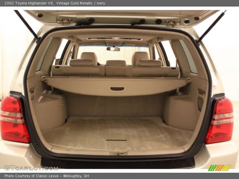 Vintage Gold Metallic / Ivory 2002 Toyota Highlander V6
