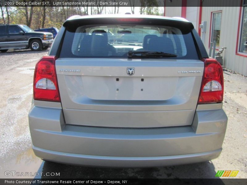 Light Sandstone Metallic / Dark Slate Gray 2009 Dodge Caliber SXT