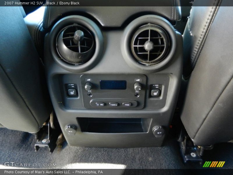 Controls of 2007 H2 SUV