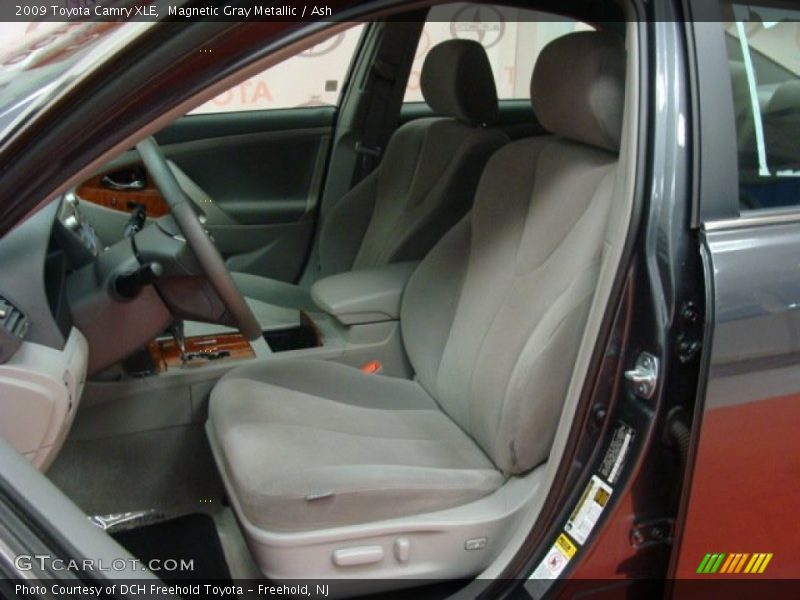 Magnetic Gray Metallic / Ash 2009 Toyota Camry XLE