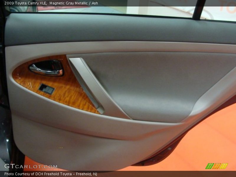 Magnetic Gray Metallic / Ash 2009 Toyota Camry XLE