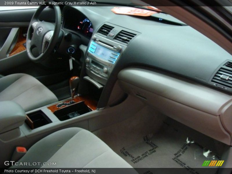 Magnetic Gray Metallic / Ash 2009 Toyota Camry XLE