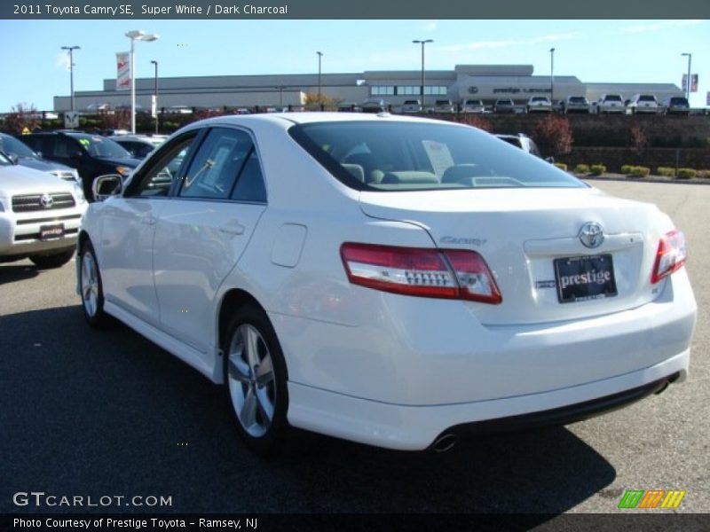 Super White / Dark Charcoal 2011 Toyota Camry SE
