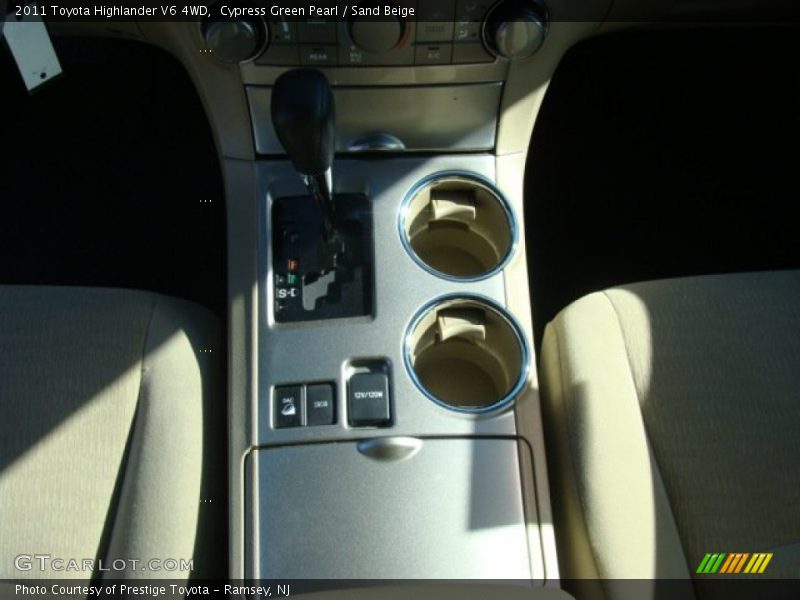 Cypress Green Pearl / Sand Beige 2011 Toyota Highlander V6 4WD