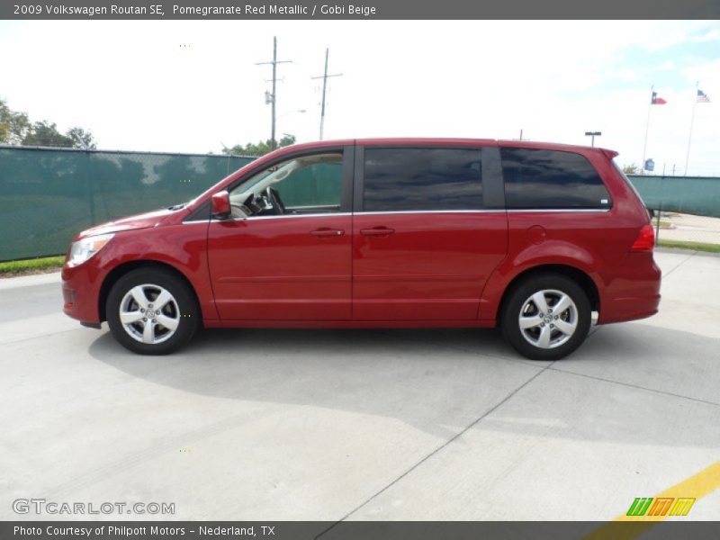 Pomegranate Red Metallic / Gobi Beige 2009 Volkswagen Routan SE