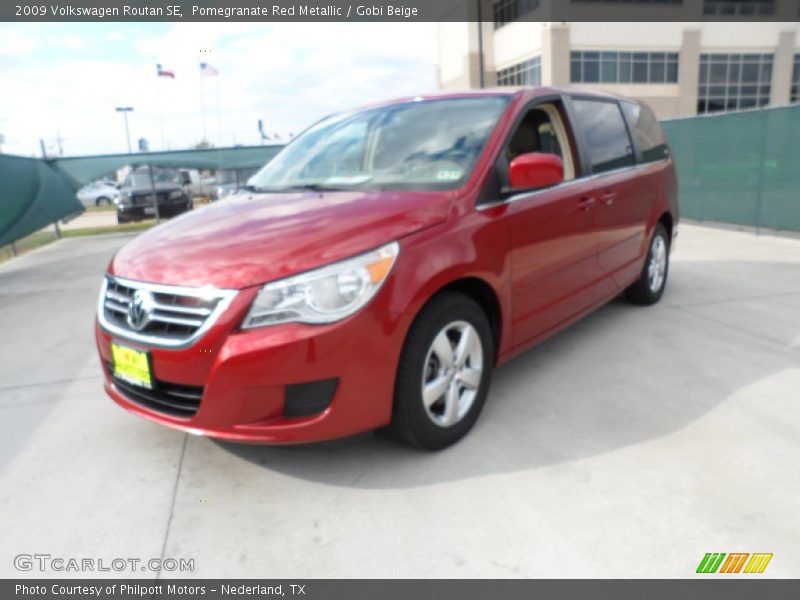 Pomegranate Red Metallic / Gobi Beige 2009 Volkswagen Routan SE