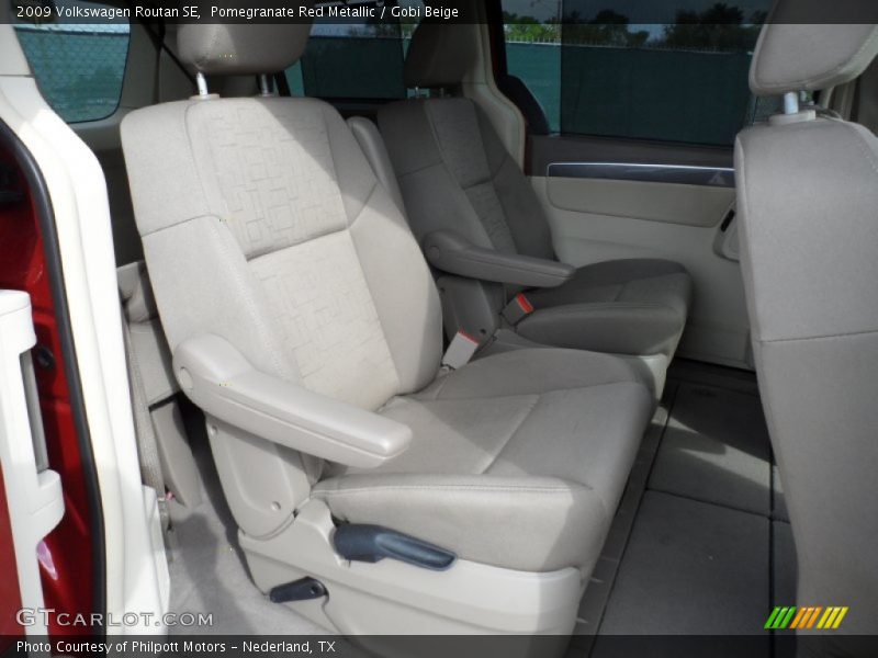 Pomegranate Red Metallic / Gobi Beige 2009 Volkswagen Routan SE