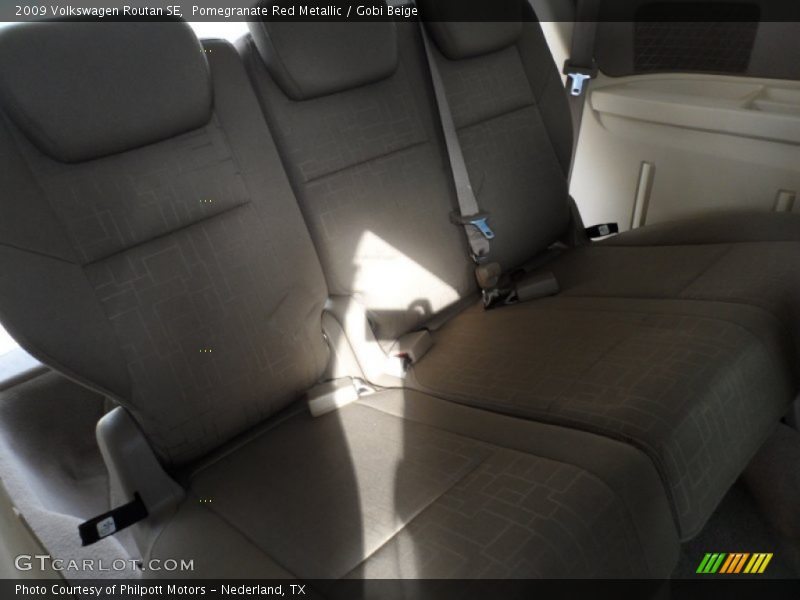 Pomegranate Red Metallic / Gobi Beige 2009 Volkswagen Routan SE