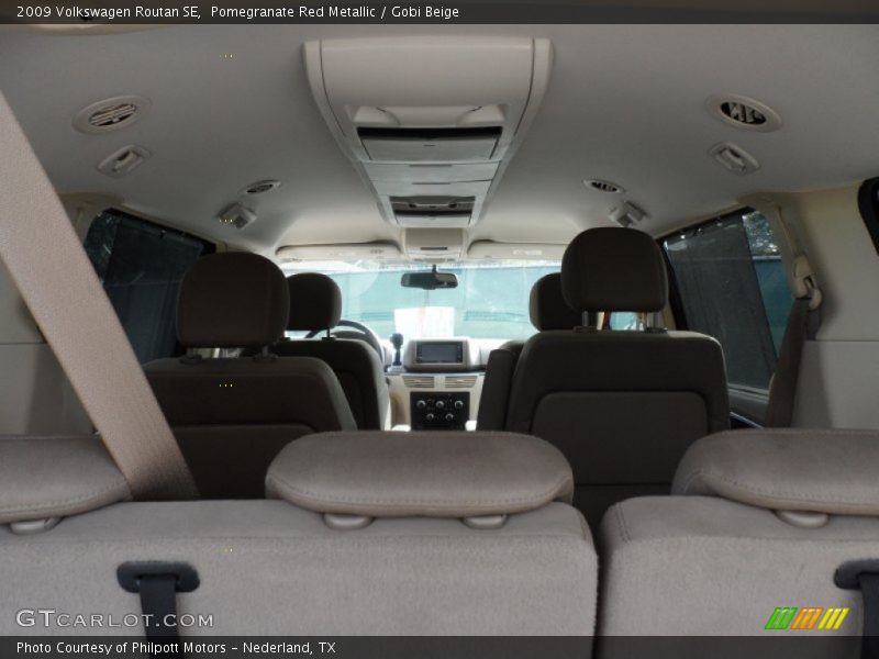 Pomegranate Red Metallic / Gobi Beige 2009 Volkswagen Routan SE