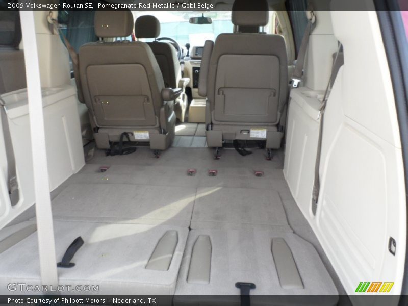 Pomegranate Red Metallic / Gobi Beige 2009 Volkswagen Routan SE