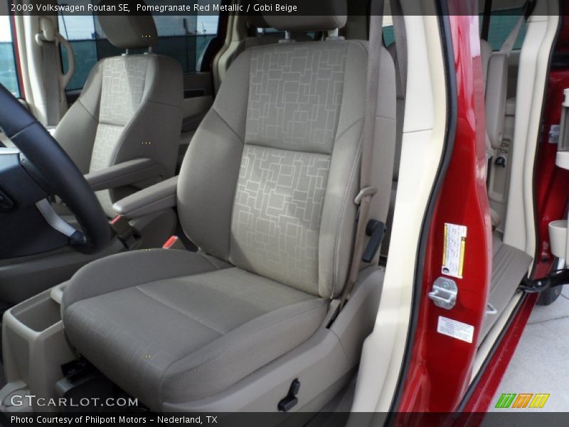 Pomegranate Red Metallic / Gobi Beige 2009 Volkswagen Routan SE