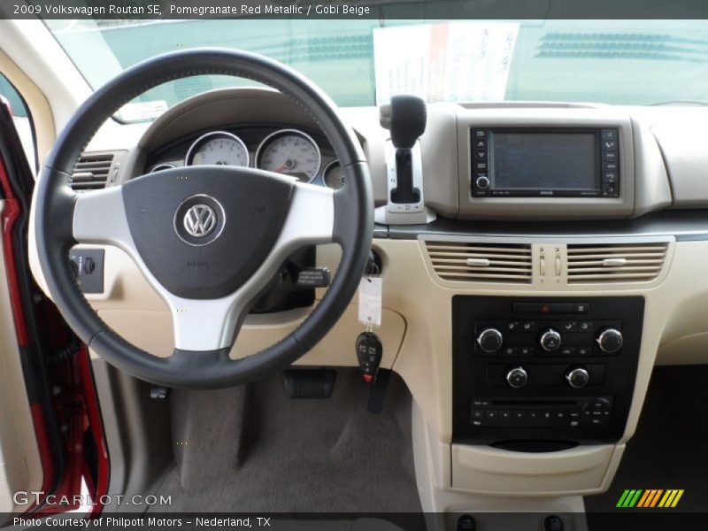Pomegranate Red Metallic / Gobi Beige 2009 Volkswagen Routan SE