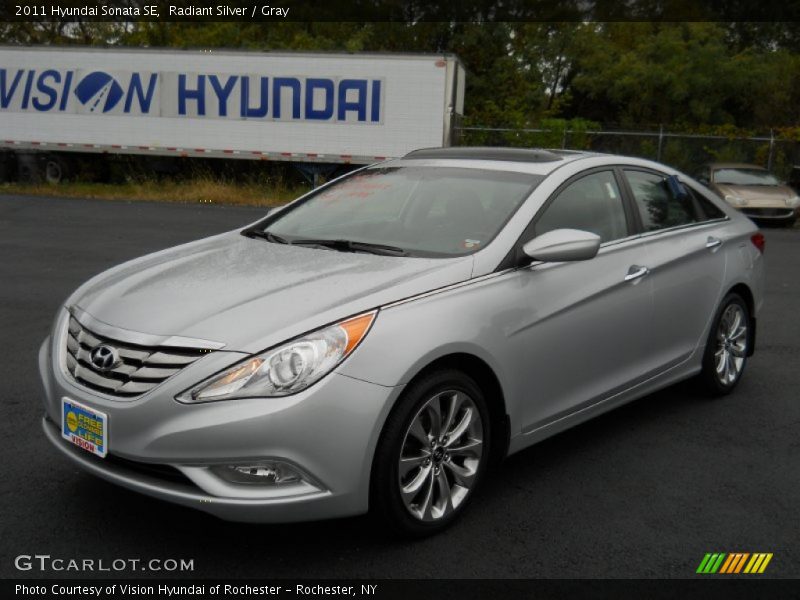 Radiant Silver / Gray 2011 Hyundai Sonata SE