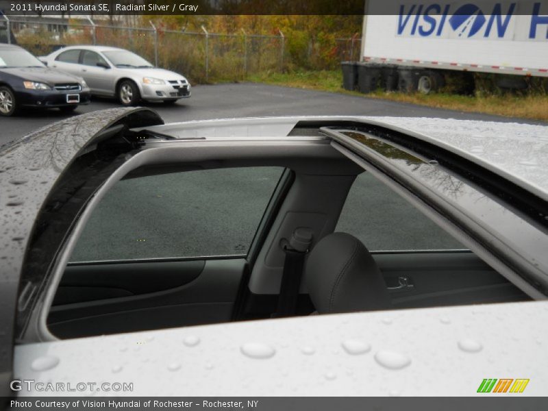 Radiant Silver / Gray 2011 Hyundai Sonata SE