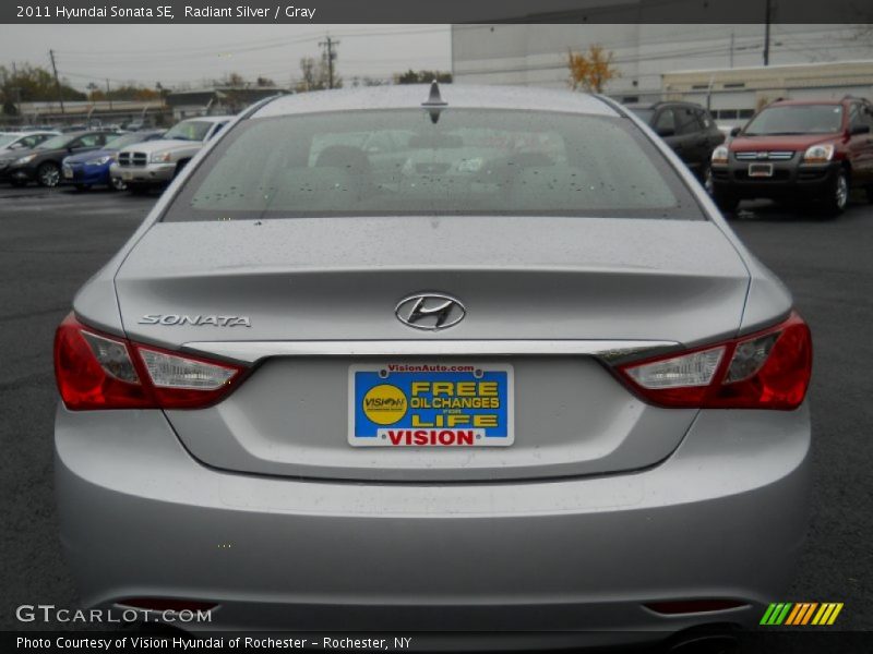 Radiant Silver / Gray 2011 Hyundai Sonata SE