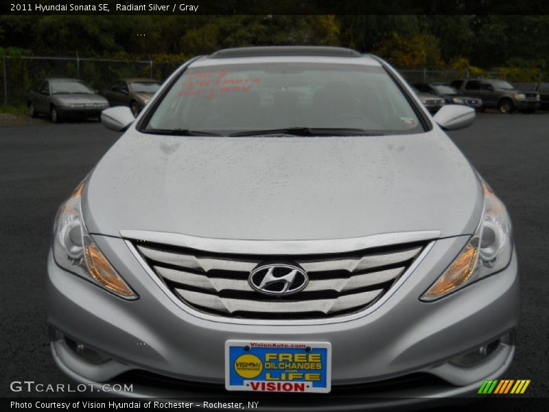 Radiant Silver / Gray 2011 Hyundai Sonata SE