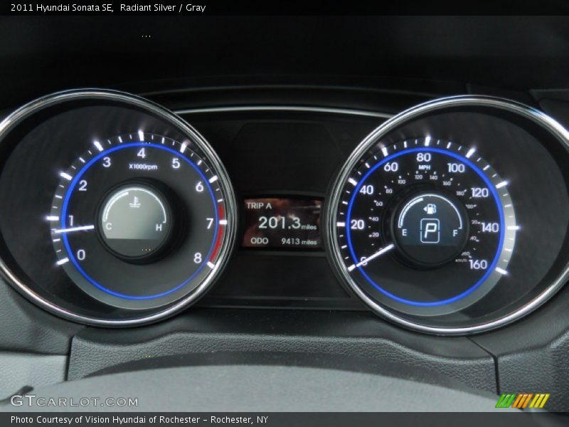 Radiant Silver / Gray 2011 Hyundai Sonata SE