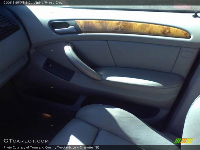 Alpine White / Grey 2006 BMW X5 3.0i