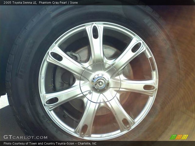 Custom Wheels of 2005 Sienna LE