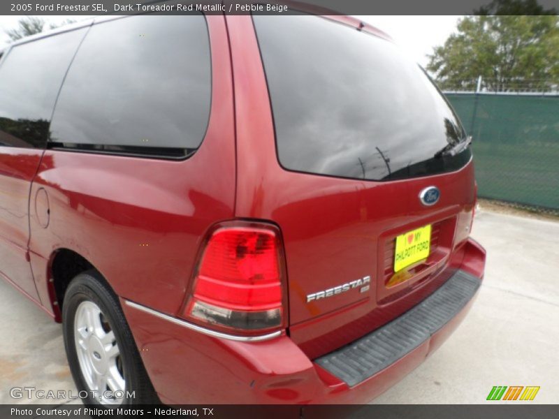 Dark Toreador Red Metallic / Pebble Beige 2005 Ford Freestar SEL