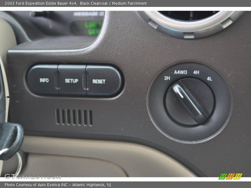 Black Clearcoat / Medium Parchment 2003 Ford Expedition Eddie Bauer 4x4