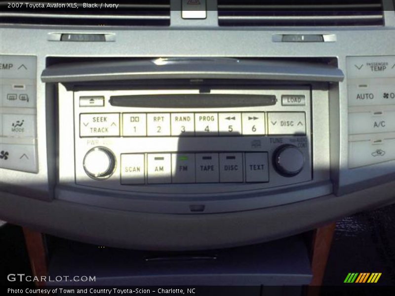 Black / Ivory 2007 Toyota Avalon XLS