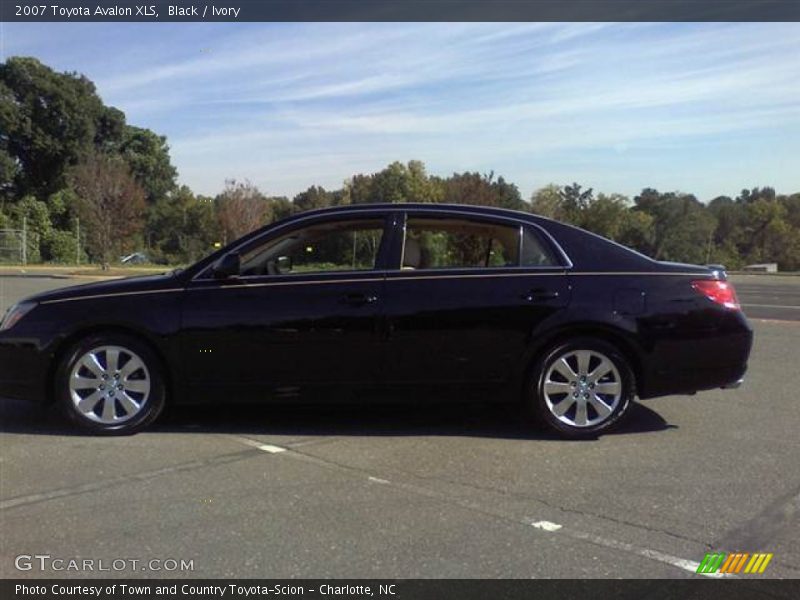 Black / Ivory 2007 Toyota Avalon XLS