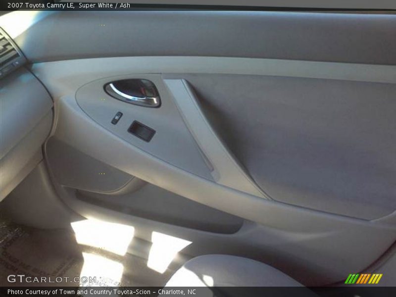 Super White / Ash 2007 Toyota Camry LE