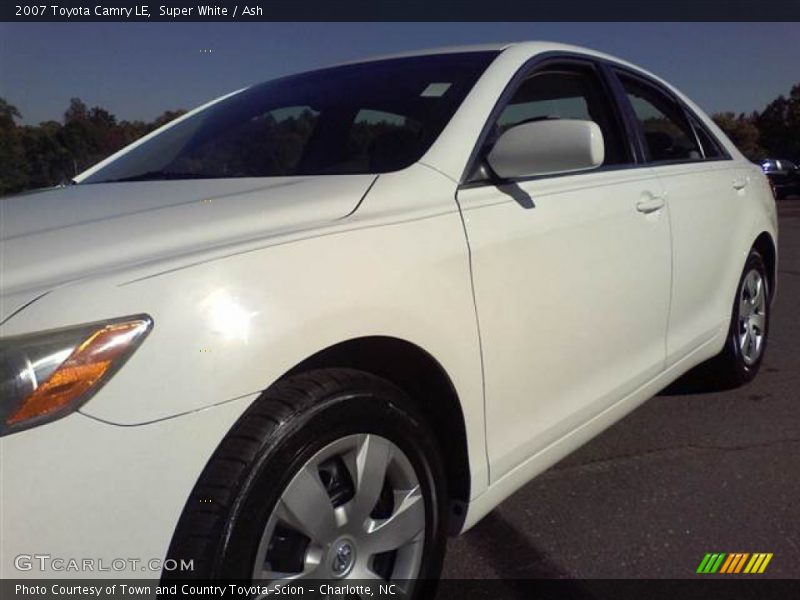Super White / Ash 2007 Toyota Camry LE
