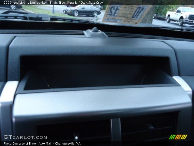 Bright Silver Metallic / Dark Slate Gray 2009 Jeep Liberty Limited 4x4