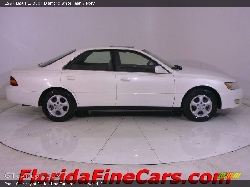Diamond White Pearl / Ivory 1997 Lexus ES 300