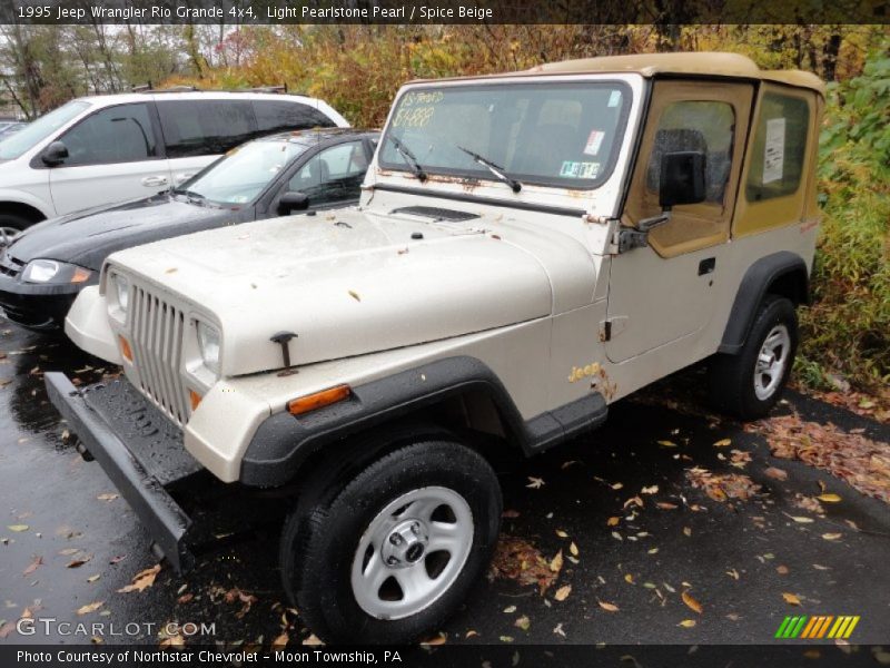 Front 3/4 View of 1995 Wrangler Rio Grande 4x4