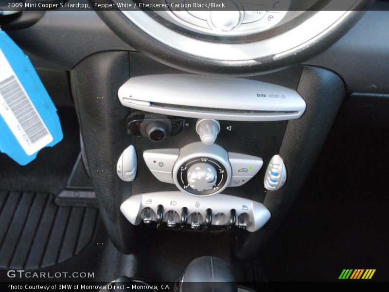 Pepper White / Checkered Carbon Black/Black 2009 Mini Cooper S Hardtop