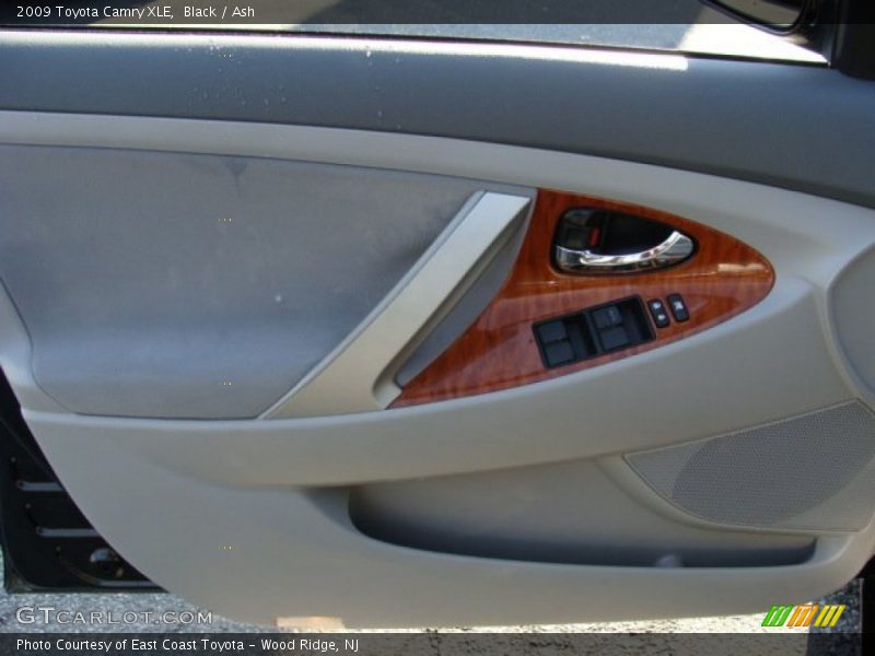 Black / Ash 2009 Toyota Camry XLE