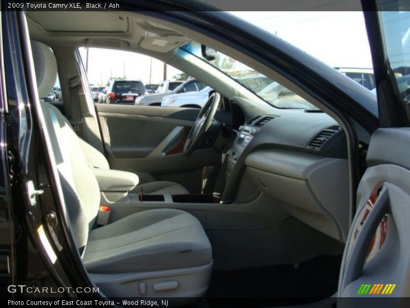 Black / Ash 2009 Toyota Camry XLE