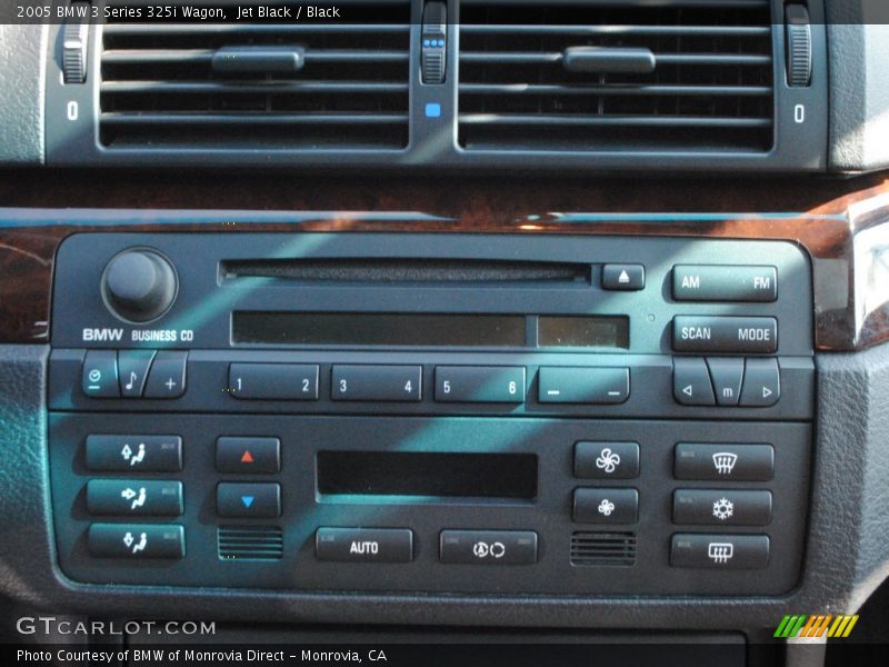 Controls of 2005 3 Series 325i Wagon