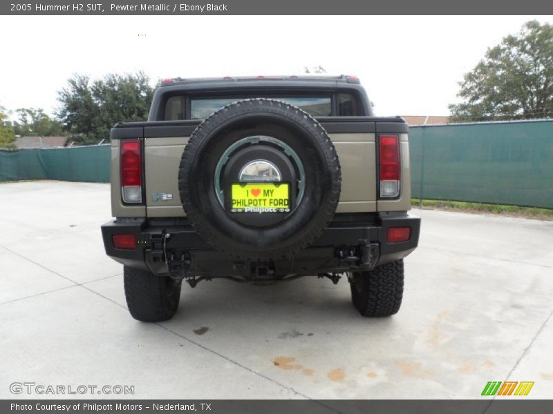 Pewter Metallic / Ebony Black 2005 Hummer H2 SUT