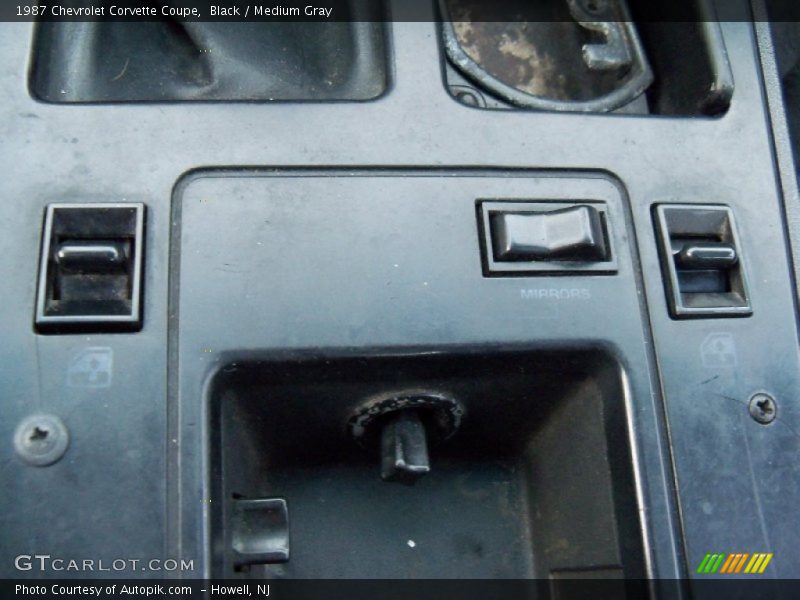 Black / Medium Gray 1987 Chevrolet Corvette Coupe