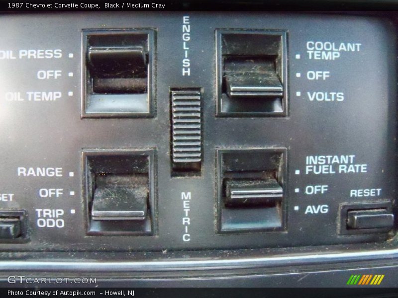 Controls of 1987 Corvette Coupe