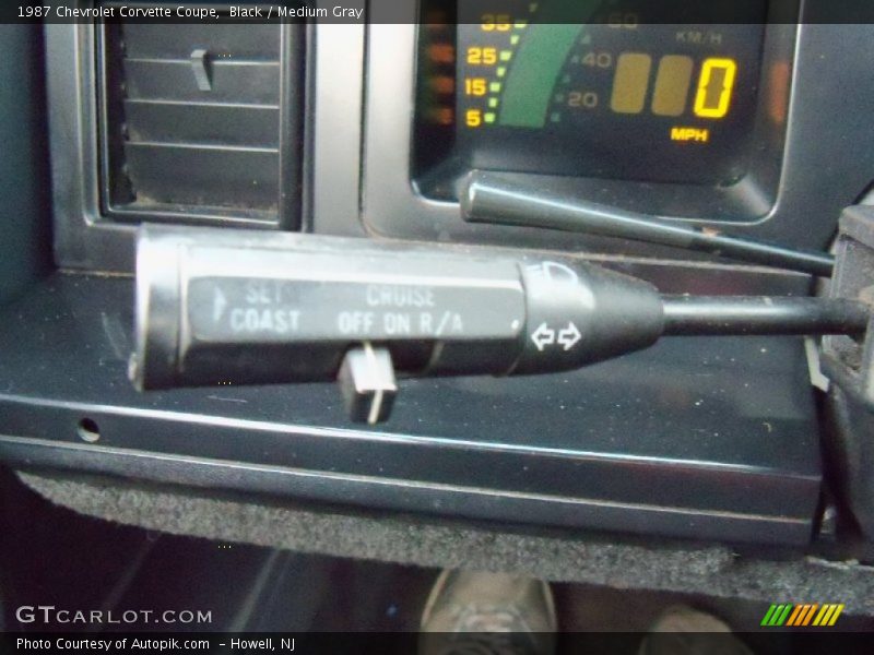 Controls of 1987 Corvette Coupe