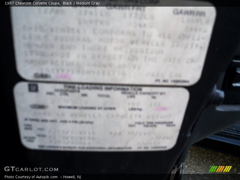 Black / Medium Gray 1987 Chevrolet Corvette Coupe