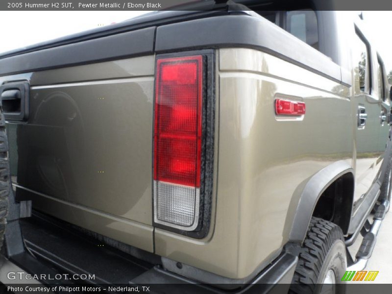 Pewter Metallic / Ebony Black 2005 Hummer H2 SUT